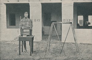 Major Battersby käyttämällä paikannuslaitetta, c1890, 1910 tekijältä Unbekannt