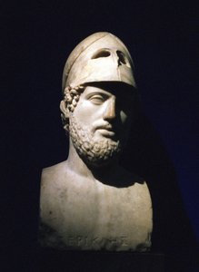 Perikleksen (Perikles) Ateenan valtiomiehen (c490-429 eKr.) marmorinen muotokuva. Roomalainen 2. vuosisadalla eKr. (veistoksen sanotaan olevan Hadrianuksen huvilasta Tivolissa, Laziossa, Italiassa) tekijältä Unbekannt