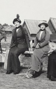 Maria Evgenyevna Golovina, Rasputinin oikean ja Julia Aleksandrovna Denin sihteeri, 1912-1913 tekijältä Unbekannt