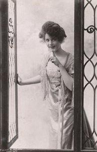 Neiti Billie Burke, 1884-1970, c1930. tekijältä Unbekannt