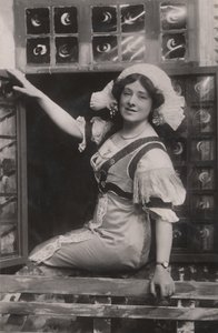 Miss Isabel Jay, 1879-1927, Christinena elokuvassa Dear Little Denmark, vuodelta 1909. tekijältä Unbekannt