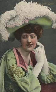 Neiti Ruth Lytton, 1875-1939, c1930. tekijältä Unbekannt
