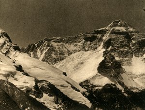 Mount Everest perusleiriltä, c1918-c1939. tekijältä Unbekannt