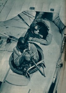 Kaksipaikkaisen hävittäjäkoneen siirrettävä ase, c1935 c1937 tekijältä Unbekannt