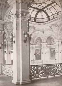Kansalliskirjasto: gallerian nurkka, josta on näkymät yleiseen lukusaliin, 1914 tekijältä Unbekannt