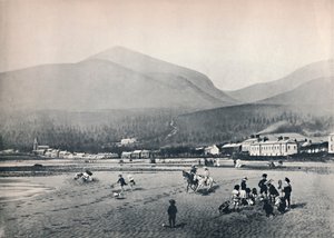 Newcastle, Co. Down. - The Strand, Slieve Donardin kanssa, 1895 tekijältä Unbekannt