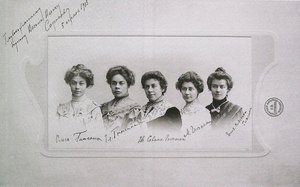 Olga, Elena, Eugenia, Maria ja Elizaveta Gnessin Gnessinin sisarukset, 1905 tekijältä Unbekannt