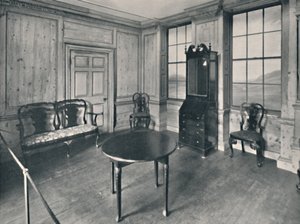 Paneloitu huone, vuodelta 1740, huonekaluilla enimmäkseen kuningatar Annen ajalta, 1927 tekijältä Unbekannt