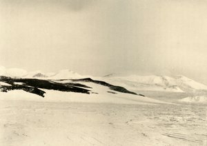 Osa Queen Alexandra Range 1500 Feet Up The Glacier, c1908, 1909. tekijältä Unbekannt