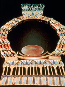Rintakehä Tutankhamonin haudasta, 1300-luvulta eKr tekijältä Unbekannt