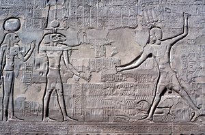 Faarao lyömässä vihollisiaan, Khnumin temppeli, Ptolemaios- ja roomalaiset kaudet tekijältä Unbekannt