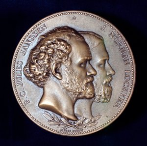 Pierre Janssen ja Joseph Norman Lockyer, ranskalaiset ja englantilaiset tähtitieteilijät, 1868 tekijältä Unbekannt