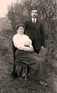 Parin muotokuva ulkona, 1900-luvun alku tekijältä Unbekannt