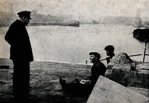 Pääministeri ja miehet kadulla, 1940-luku, 1945. tekijältä Unbekannt