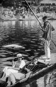 Punting on the Thames, vuodelta 1922 tekijältä Unbekannt
