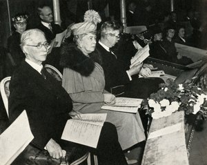 Queen Mary Thanksgiving for Victory -konsertissa, Royal Albert Hall, 1945, 1951. tekijältä Unbekannt