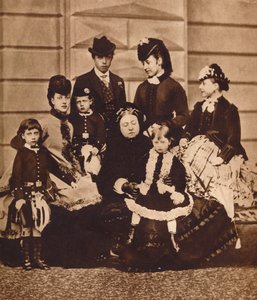 Kuningatar Victoria miniänsä ja lastenlastensa kanssa, 1880 1935 tekijältä Unbekannt