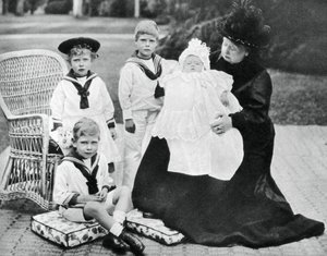 Kuningatar Victoria lastenlastenlastensa kanssa Osborne Housessa, Isle of Wight, 1900 tekijältä Unbekannt