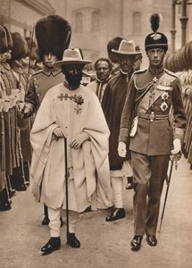 Ras Tafari, Etiopian prinssivaltionhoitaja, keisari Haile Selassie Yorkin herttuan kanssa, 1924 tekijältä Unbekannt