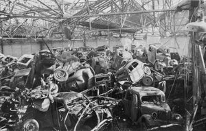 Renaultin tehtaan rauniot, Boulogne-Billancourt, Pariisi, vuodelta 1942 tekijältä Unbekannt