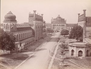 Rumi Darwaza ja Bara Imambaran portti lähti "jawab" Facsimile Gatewayn kanssa..., 1860-70-luvut. tekijältä Unbekannt
