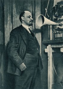 Venäjän bolshevikkijohtaja Vladimir Lenin radionauhoitteella Kremlissä, Moskova, Venäjä, 1919 tekijältä Unbekannt