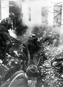 Venäläiset joukot vapauttavat kylän Ordhonikidzen lähellä Kaukasiassa, 1942 tekijältä Unbekannt