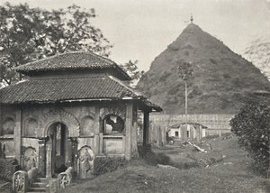 Ruwanweli Dagoba Anuradhapurassa. Itäpuoli, 1926 tekijältä Unbekannt