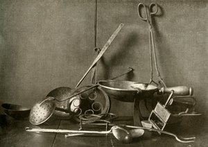 Sadiron, pihdit, skimmer, haarukka, nastat ja kuparileikkuuastia, 1700-luku, 1937. tekijältä Unbekannt