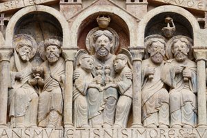 Sainte Foyn luostarikirkon tympanoni : Abraham, Conques, Ranska tekijältä Unbekannt