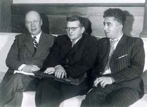 Sergei Prokofjev, Dmitri Šostakovitš ja Aram Hatšaturjan, venäläiset säveltäjät, 1945 tekijältä Unbekannt