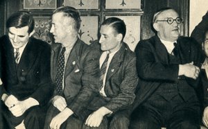 Shipmates Ashore. John G. Winant, Ernest Bevin, kauppamerimiesten kanssa, 1942 tekijältä Unbekannt