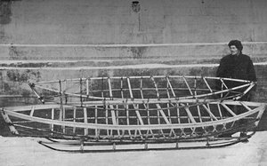 Skeletons o Kayak for One Man Bamboo ja Double Kayak, makaa käsikelkassa, 1894, 1897 tekijältä Unbekannt