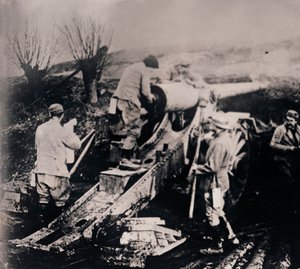 Sotilaat raskaalla tykistöllä, c1914-c1918 tekijältä Unbekannt