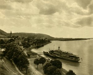 Höyrylaiva Tonavalla Hainburgissa, Ala-Itävallassa, vuodelta 1935. tekijältä Unbekannt