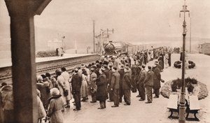 Sympaattinen kiinnostus Royal Funeral Train -junaa kohtaan Welwynin asemalla, 1936 tekijältä Unbekannt