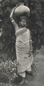 Tamulin hakemassa vettä, 1926 tekijältä Unbekannt