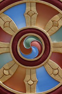 Tuhansien Buddhan temppeli. Dashang Kagyu Ling -seurakunta. Dharma-pyörä, La Boulaye, Ranska tekijältä Unbekannt