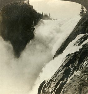 Mahtava Riukanin putouksen loisto, josta se alkaa pudota 800 jalkaa, Norja, 1905. tekijältä Unbekannt