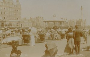 Yhtye soittaa - Upper Leas, Folkestone, 1800-luvun loppu - 1900-luvun alku tekijältä Unbekannt
