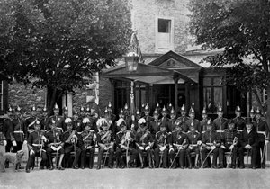 Saxe-Coburgin ja Gothan herttua ja Plymouth-divisioonan upseerit, 1896 tekijältä Unbekannt