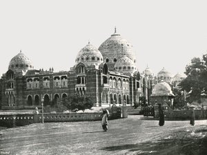The Great College, Baroda, Intia, 1895. tekijältä Unbekannt