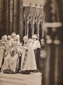 Hänen majesteettinsa valtaistuimeksi asettaminen, joka nähdään kruunattuna ja valtikkana, 1937 tekijältä Unbekannt