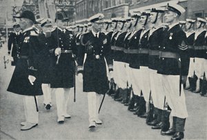 Kuningas avaa laivastoviikon Portsmouthissa, 1935, 1937. tekijältä Unbekannt