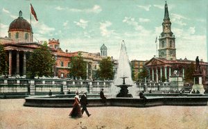 National Gallery, St Martin in the Fields ja suihkulähteet Trafalgar Squarella Lontoossa, vuodelta 1910. tekijältä Unbekannt