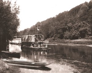 Thames Cliveden Woodin alla, Berkshire, 1894. tekijältä Unbekannt