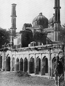 Vanha moskeija Lucknowissa, Intiassa, vuodelta 1920 tekijältä Unbekannt