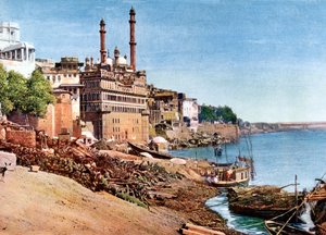 Ganges-joki ja palavat ghatit Benares Varanasissa, Intiassa, 1900-luvun alussa tekijältä Unbekannt