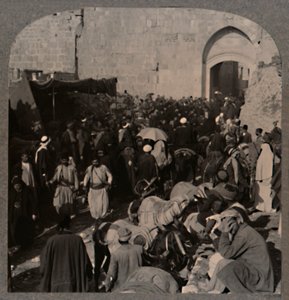 Liikenne St. Stephens Gaten varrella, Jerusalem, c1900 tekijältä Unbekannt