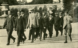 Rekrytoineiden koulutus Royal Naval Volunteer Reservessä, ensimmäinen maailmansota, 1914, n. 1920. tekijältä Unbekannt